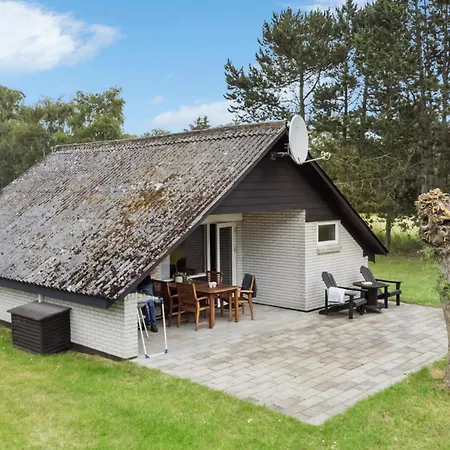 Holiday home 2 Bedroom Stunning In Rodby