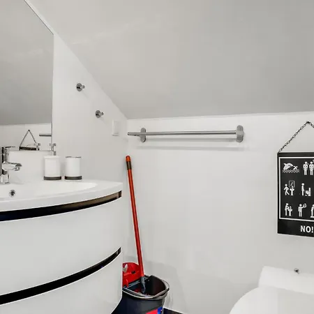 2 Bedroom Stunning In Vakantiehuis Rødby