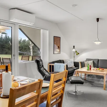 2 Bedroom Stunning In * Рёдбю